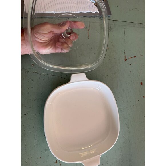 Corning Ware Blue Cornflower 9" Square Baking Dish with Lid Vintage 1960 to 1961 - Picture 5 of 7